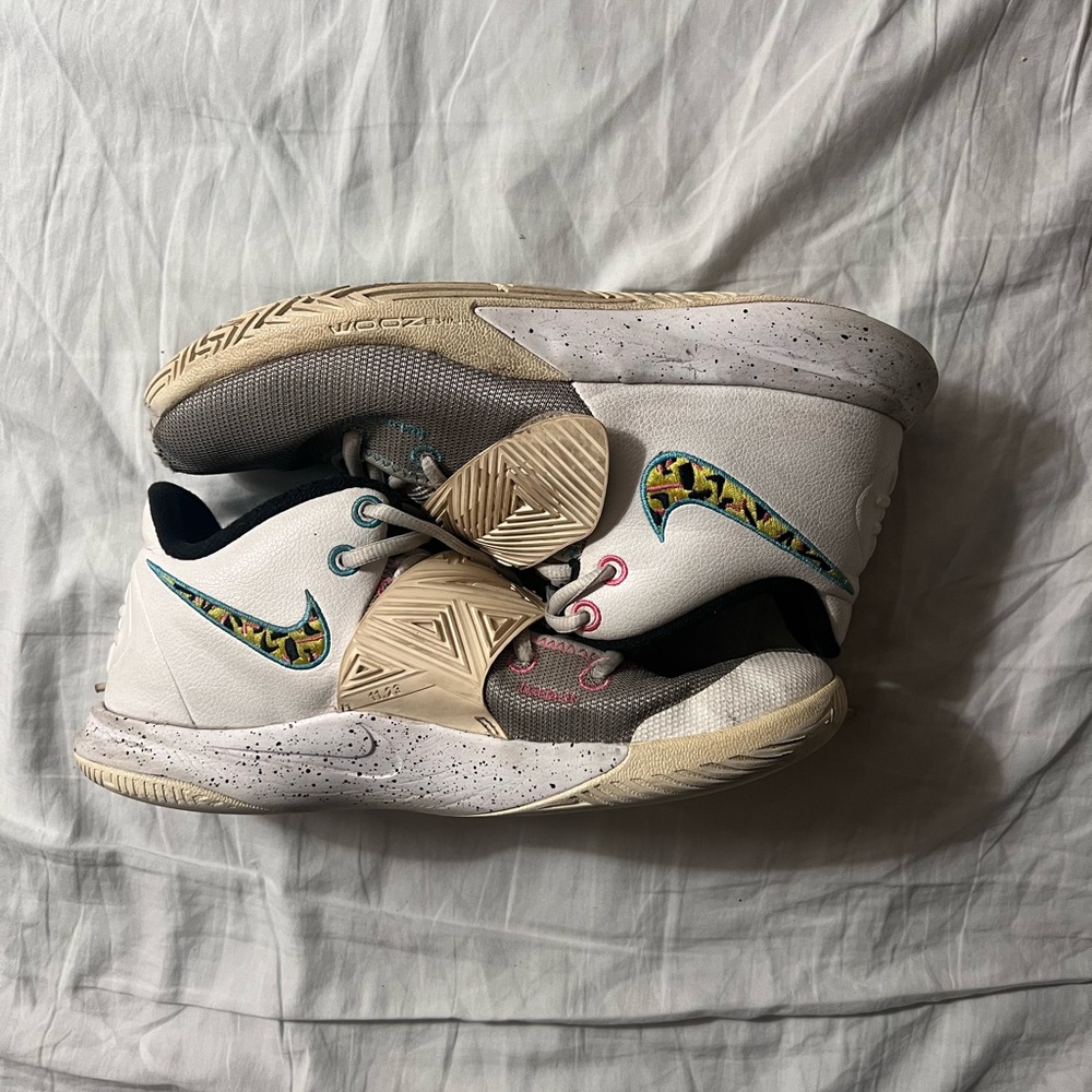 Kyrie Flytrap 3s - image 1